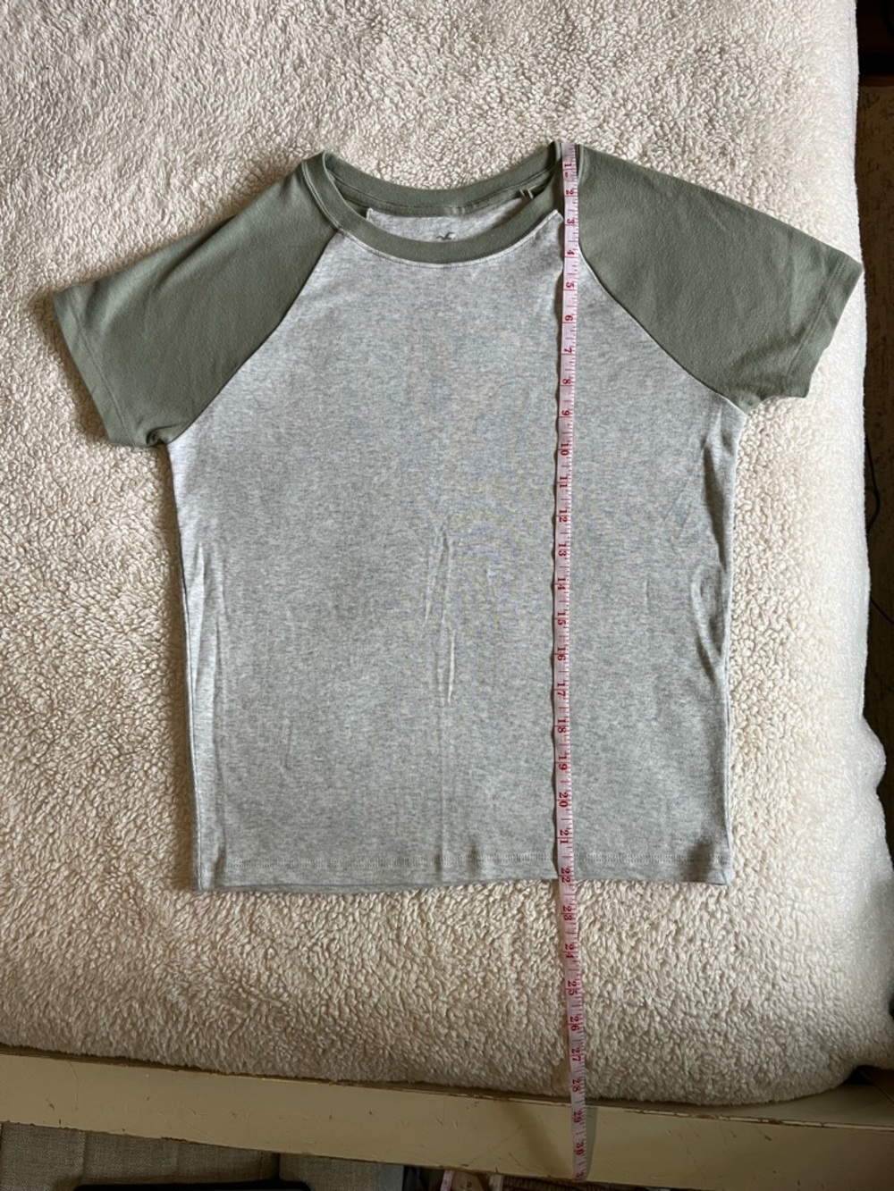 Hollister Grey and Olive Green Raglan Baseball T - Picture 4 of 4